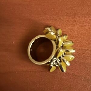 Fashion Ring Women Preowned VGC